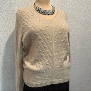 100% Cashmere Cream V-Neck Cable Knit Sweater EUC no flaws